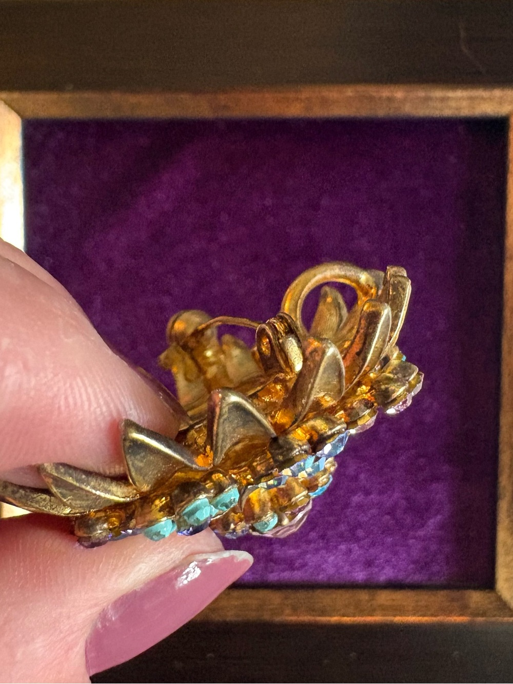 Vintage Style Gold Tone Floral Rhinestone Brooch Aqua Lavender Crystal Pin - Picture 3 of 3